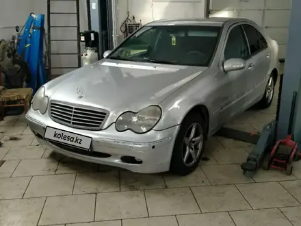 Mercedes-Benz C 200 2000 года за 2 700 000 тг. в Петропавловск – фото 20