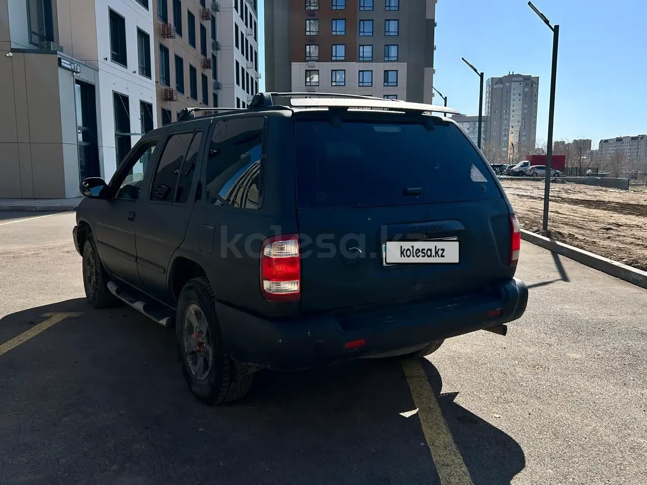Nissan Pathfinder, 2000