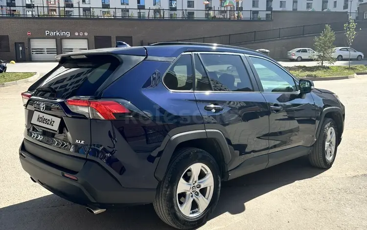 Toyota RAV4 2020 года за 12 000 000 тг. в Астана