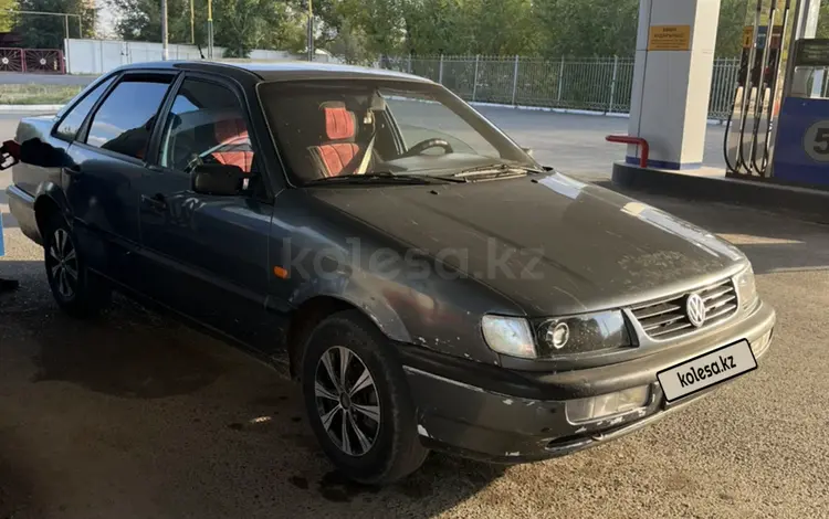 Volkswagen Passat 1995 года за 1 300 000 тг. в Атырау