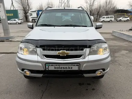Chevrolet Niva 2014 года за 3 950 000 тг. в Алматы – фото 3