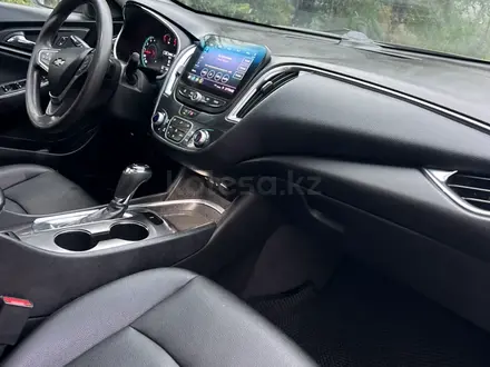 Chevrolet Malibu 2019 года за 7 500 000 тг. в Алматы – фото 25