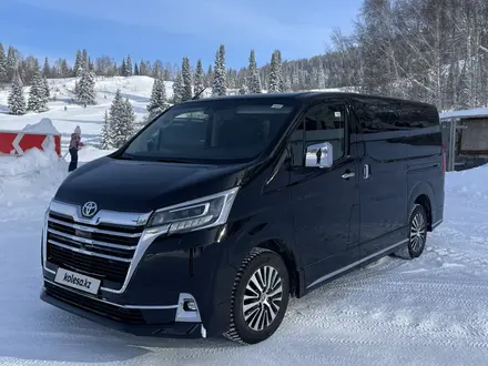 Toyota Granvia 2022 года за 40 000 000 тг. в Усть-Каменогорск – фото 2