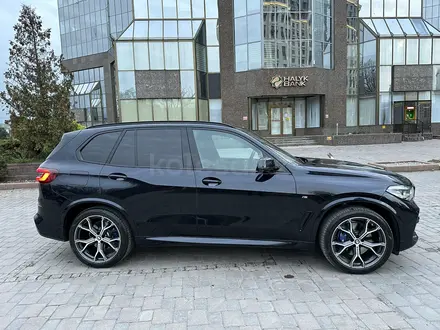 BMW X5 2022 года за 43 000 000 тг. в Алматы – фото 3