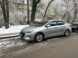 Hyundai Elantra 2019 года за 8 300 000 тг. в Алматы – фото 2