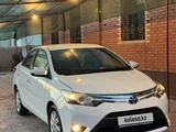 Toyota Yaris 2013 года за 6 500 000 тг. в Туркестан – фото 2