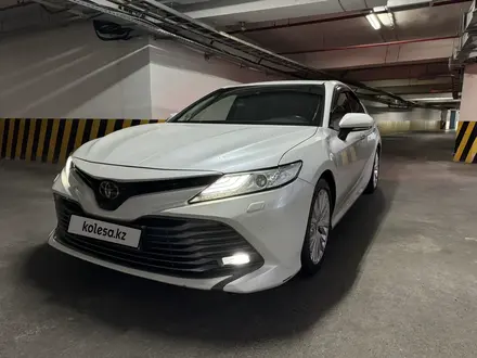 Toyota Camry 2018 года за 13 500 000 тг. в Алматы – фото 10