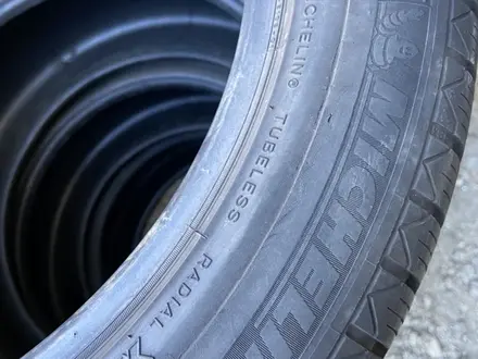 245/45/17 Michelin отличный комплект шин за 75 000 тг. в Алматы – фото 4