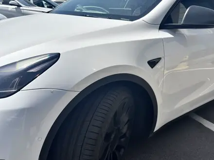 Tesla Model Y 2023 года за 12 500 000 тг. в Алматы – фото 2