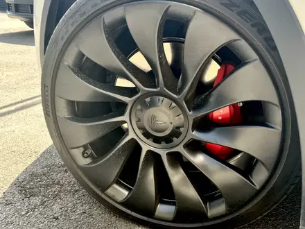 Tesla Model Y 2023 года за 12 500 000 тг. в Алматы – фото 5