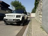 Land Rover Defender 2021 года за 39 000 000 тг. в Алматы – фото 4
