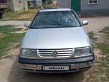 Volkswagen Vento 1993 года за 800 000 тг. в Бауыржана Момышулы – фото 3