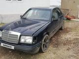 Mercedes-Benz E 200 1990 года за 650 000 тг. в Кулан – фото 2