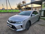Toyota Camry 2015 года за 10 750 000 тг. в Шымкент