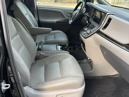 Toyota Sienna 2016 года за 14 500 000 тг. в Алматы – фото 10