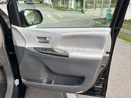 Toyota Sienna 2016 года за 14 500 000 тг. в Алматы – фото 9