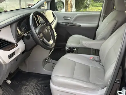 Toyota Sienna 2016 года за 14 500 000 тг. в Алматы – фото 16
