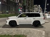 Lexus LX 570 2014 года за 17 000 000 тг. в Астана – фото 2
