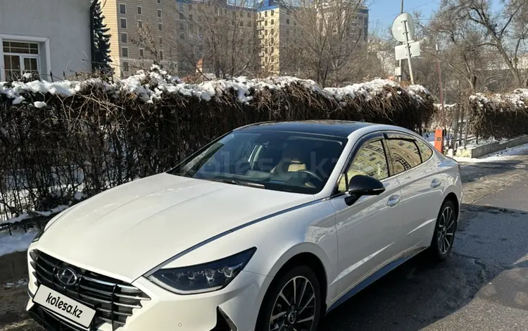 Hyundai Sonata 2022 годаfor14 550 000 тг. в Алматы