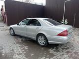 Mercedes-Benz S 320 1999 года за 3 400 000 тг. в Шымкент – фото 2