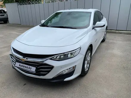 Chevrolet Malibu 2022 года за 11 800 000 тг. в Костанай – фото 2