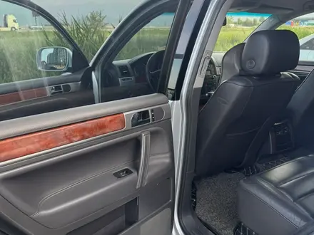 Volkswagen Touareg 2002 года за 5 600 000 тг. в Алматы – фото 20