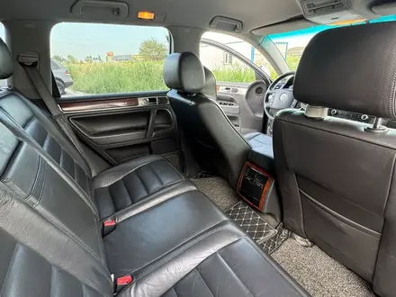 Volkswagen Touareg 2002 года за 5 600 000 тг. в Алматы – фото 25