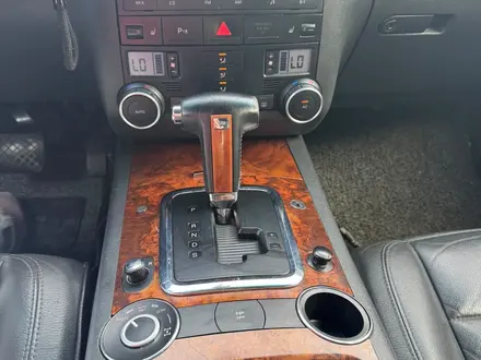 Volkswagen Touareg 2002 года за 5 600 000 тг. в Алматы – фото 27