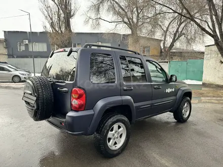 Jeep Liberty 2004 года за 4 700 000 тг. в Алматы – фото 10