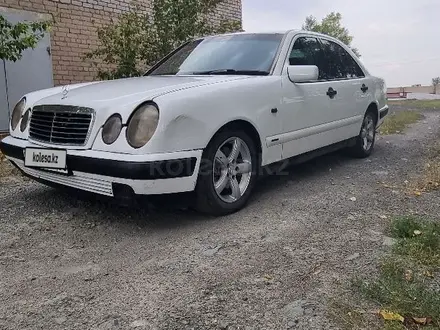 Mercedes-Benz E 280 1996 года за 1 900 000 тг. в Атбасар – фото 2