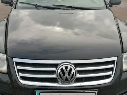 Volkswagen Touareg 2004 годаүшін4 200 000 тг. в Павлодар