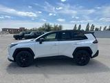 Toyota RAV4 Style HEV 2026 года за 26 390 000 тг. в Актобе – фото 2