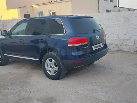 Volkswagen Touareg 2004 года за 4 400 000 тг. в Актау – фото 8