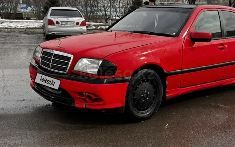 Mercedes-Benz C 200 1995 года за 990 000 тг. в Алматы