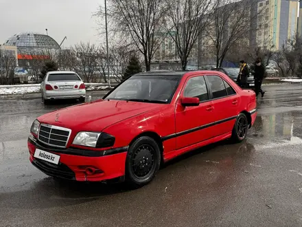 Mercedes-Benz C 200 1995 года за 890 000 тг. в Алматы – фото 3