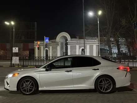 Toyota Camry 2018 года за 13 000 000 тг. в Караганда – фото 10