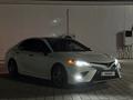 Toyota Camry 2018 года за 13 000 000 тг. в Караганда – фото 3