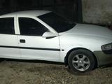 Opel Vectra 1997 года за 800 000 тг. в Семей – фото 2