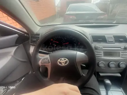 Toyota Camry 2011 года за 5 912 347 тг. в Актобе – фото 4