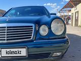 Mercedes-Benz E 200 1997 годаүшін2 400 000 тг. в Тараз – фото 2