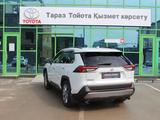 Toyota RAV4 Luxe+ 2020 года за 14 500 000 тг. в Тараз – фото 2