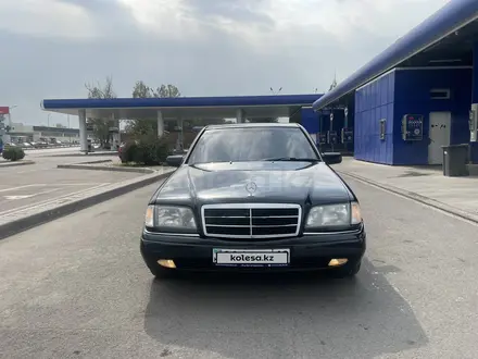 Mercedes-Benz C 320 1997 года за 3 200 000 тг. в Алматы – фото 19