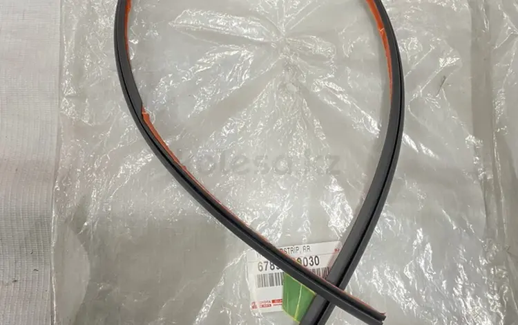 Уплотнитель резины двери LEXUS 570 за 15 000 тг. в Алматы