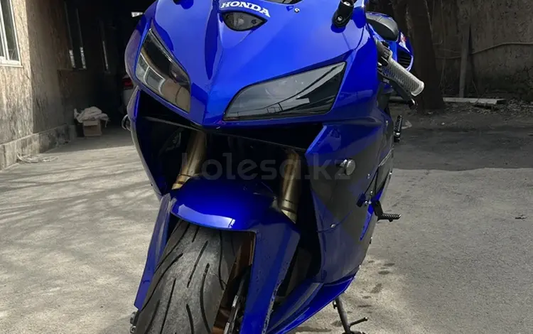 Honda  CBR 600RR 2006 года за 3 200 000 тг. в Алматы