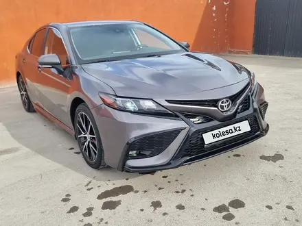 Toyota Camry 2021 года за 10 499 000 тг. в Актау – фото 9