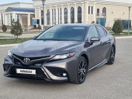 Toyota Camry 2021 года за 10 499 000 тг. в Актау – фото 22