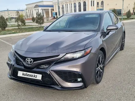 Toyota Camry 2021 года за 10 499 000 тг. в Актау – фото 23