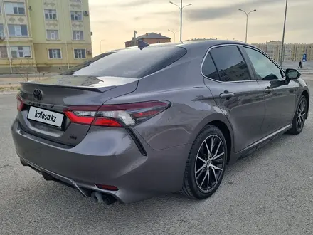 Toyota Camry 2021 года за 10 499 000 тг. в Актау – фото 30