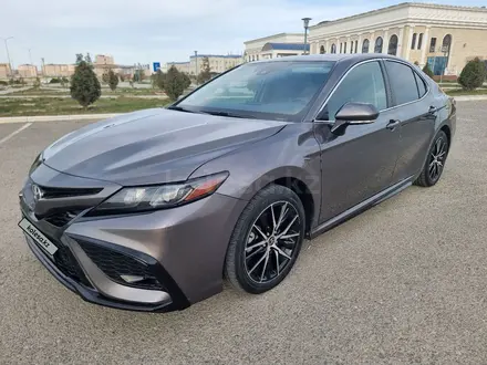 Toyota Camry 2021 года за 10 499 000 тг. в Актау – фото 39