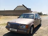 Mercedes-Benz E 220 1993 годаfor1 900 000 тг. в Шымкент